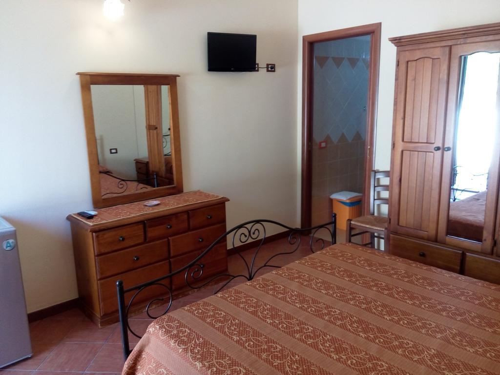 Agriturismo La Targa Buonfornello Ruang foto