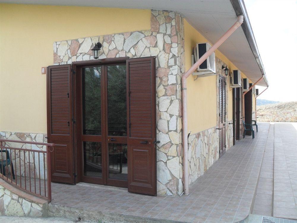 Agriturismo La Targa Buonfornello Bagian luar foto