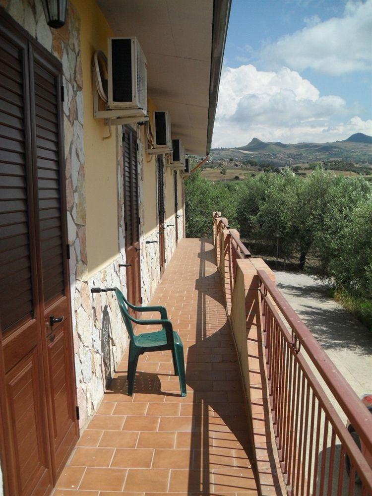 Agriturismo La Targa Buonfornello Bagian luar foto