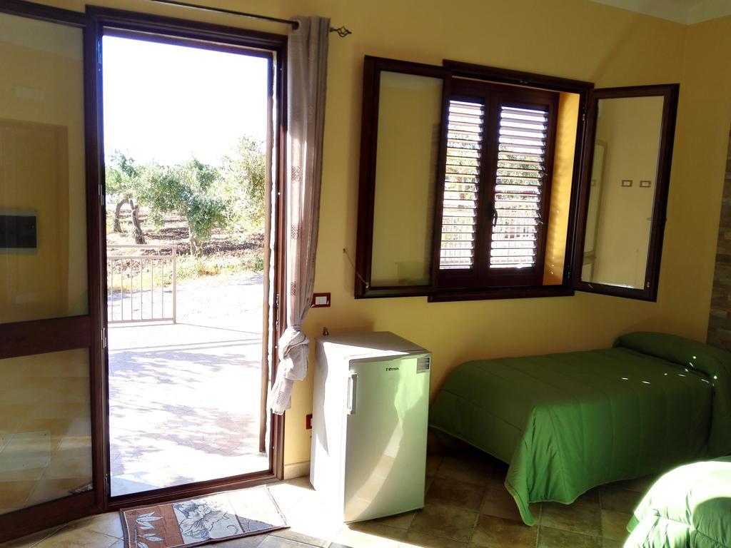 Agriturismo La Targa Buonfornello Bagian luar foto