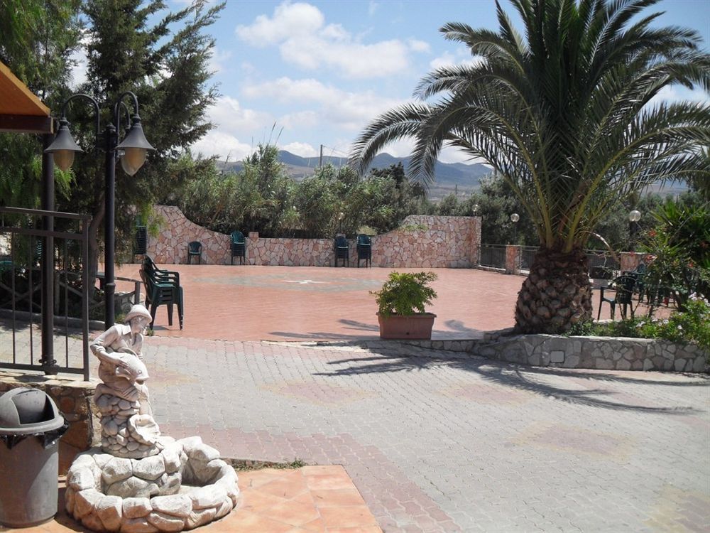 Agriturismo La Targa Buonfornello Bagian luar foto